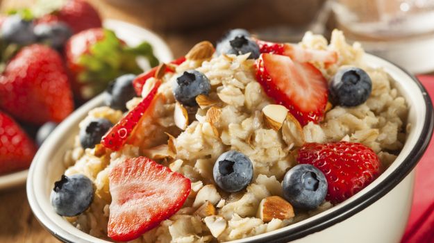 oatmeal fruits 625 625x350 71442305399